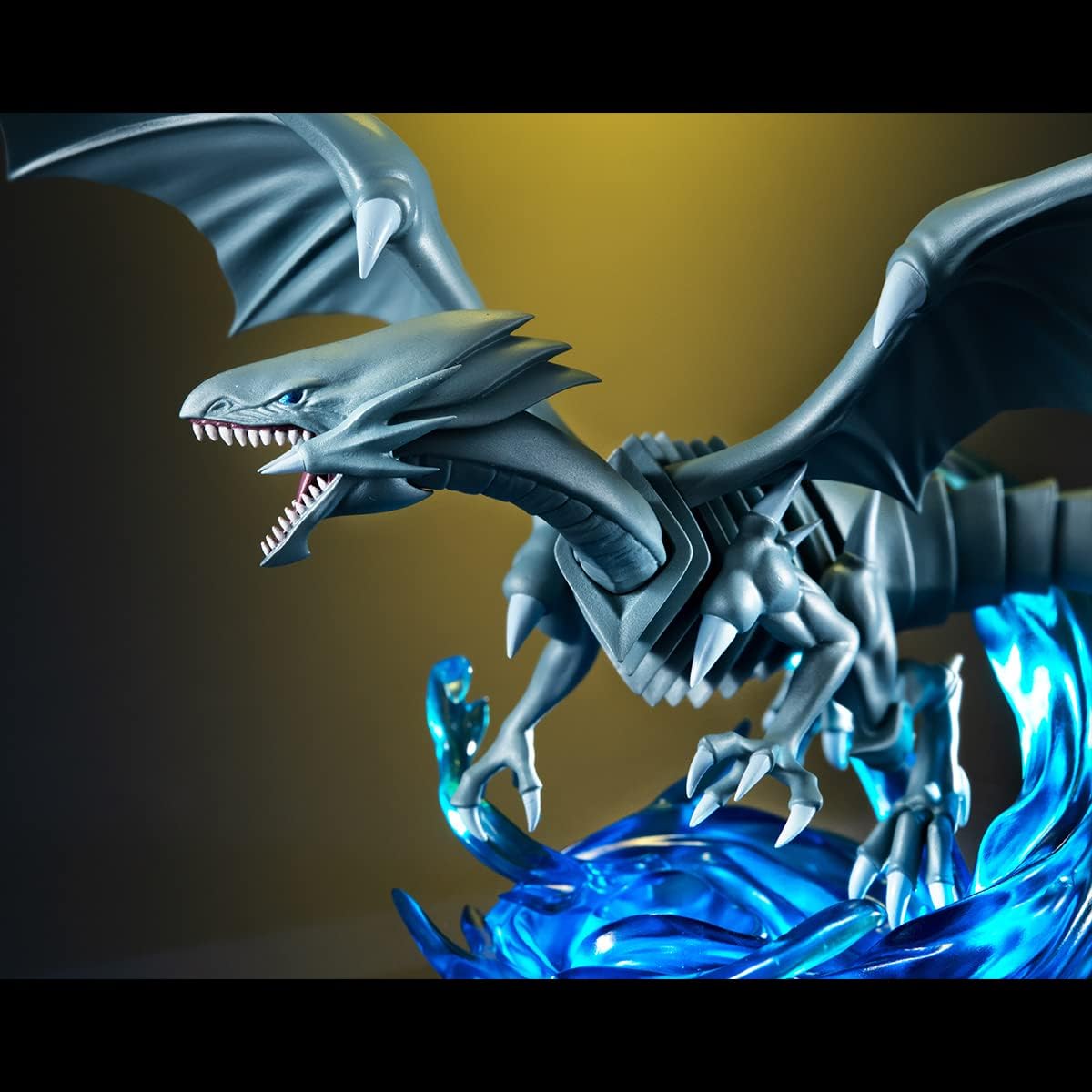 MegaHouse Yu-Gi-Oh! Blue Eyes White Dragon Monster Chronicle Statue