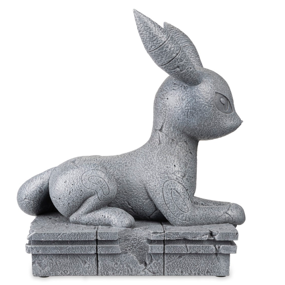 Pokémon Center Umbreon Yard Statue