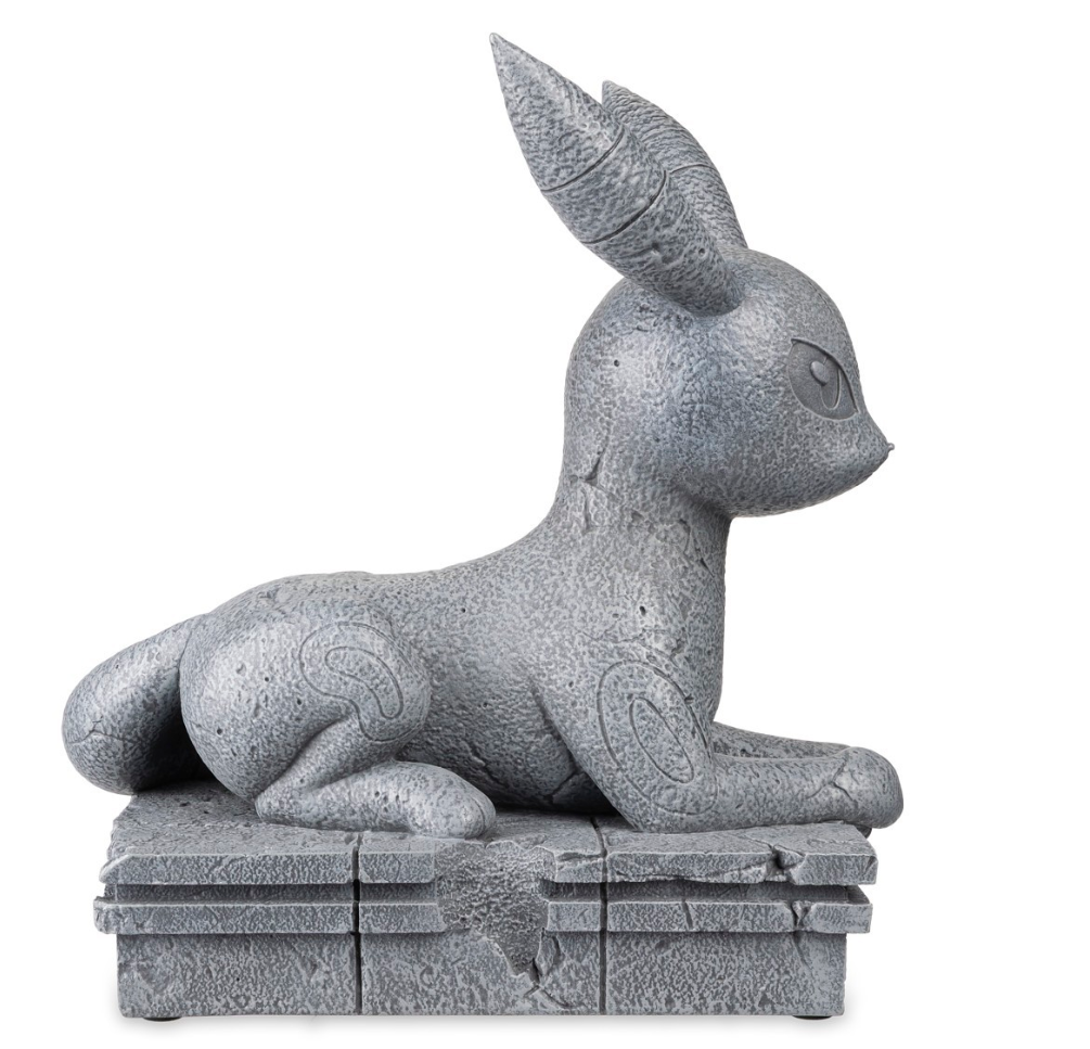 Pokémon Center Umbreon Yard Statue